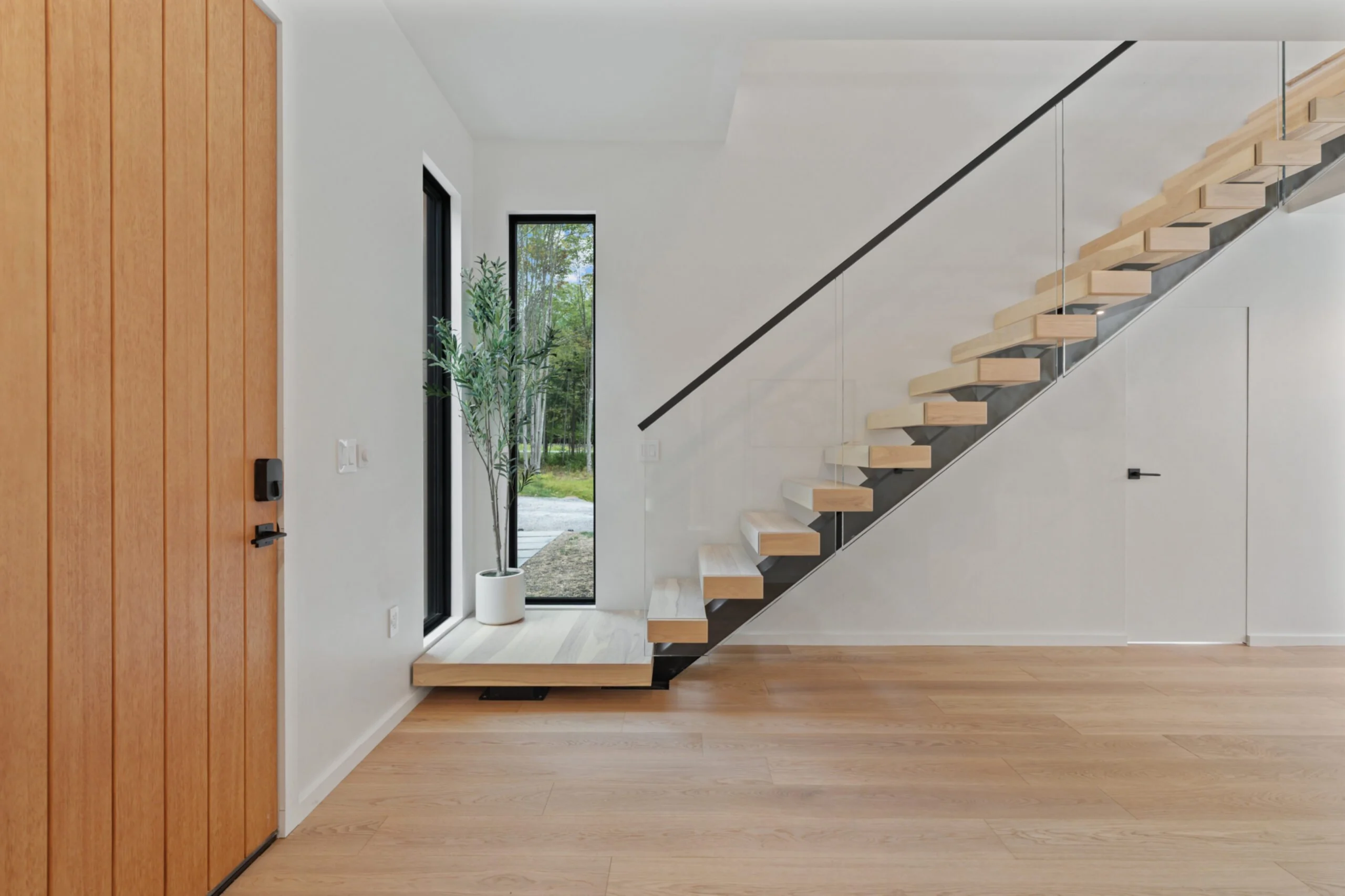 FLIGHT Mono with Vedera Glass Railing